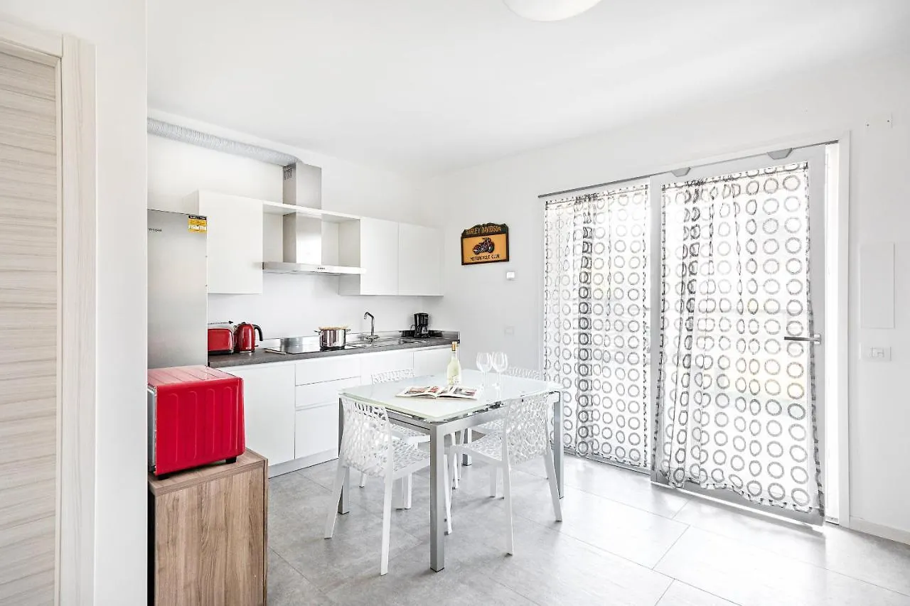 Una Terrazza Sul Lago A2 Con Piscina By Wonderful Italy Apartment Peschiera del Garda Italy